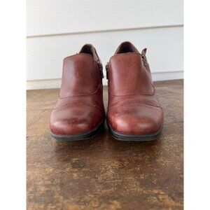 Clarks Womens Brown Leather Slip-On Heeled Shoes With Side Buckle Detail - Size